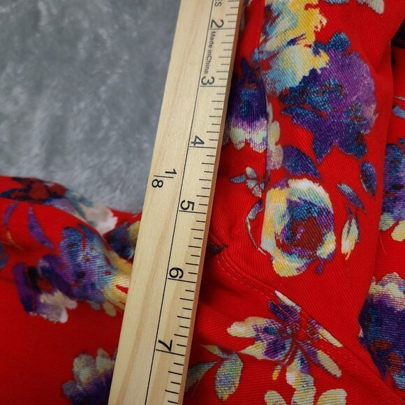 Gloria Vanderbilt Amanda Red Purple Floral Denim Size 14 Average Jean Shorts NWT - Picture 9 of 10
